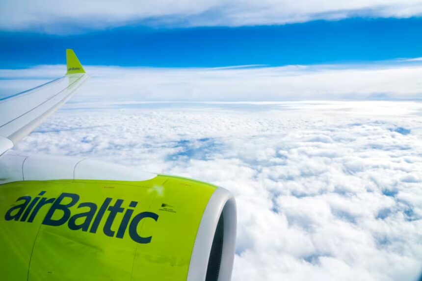 Latvijos oro skrydžių bendrovė airBaltic / Pandora Pictures / Shutterstock.com