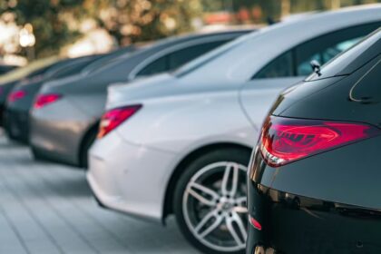 Mercedes-Benz neatsisakys benzininių variklių