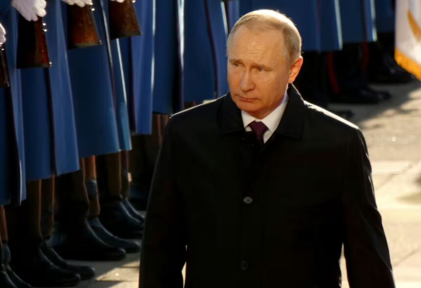 V. Putinas / Golden Brown / Shutterstock.com