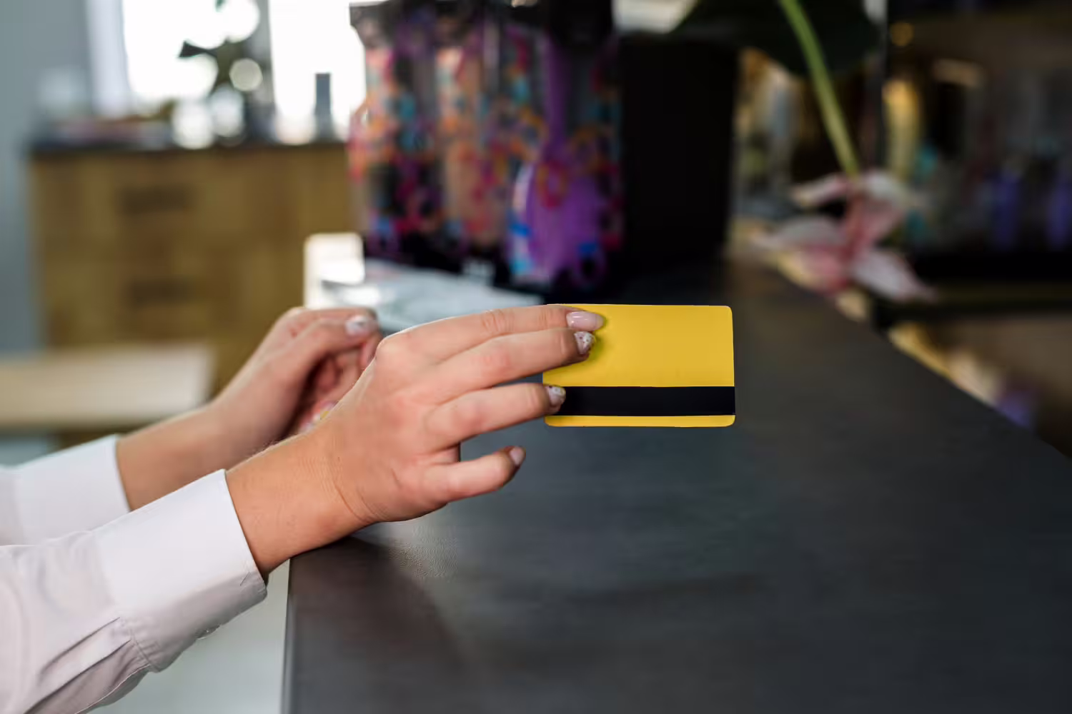 Banko kortelių nuskaitymas nuotoliu