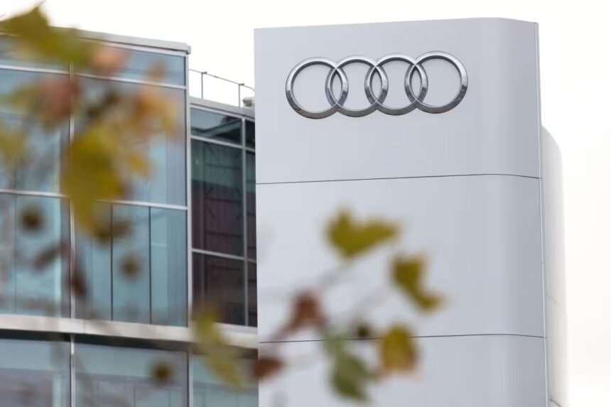 Audi atleidžia darbuotojus / Tobias Arhelger / Shutterstock.com