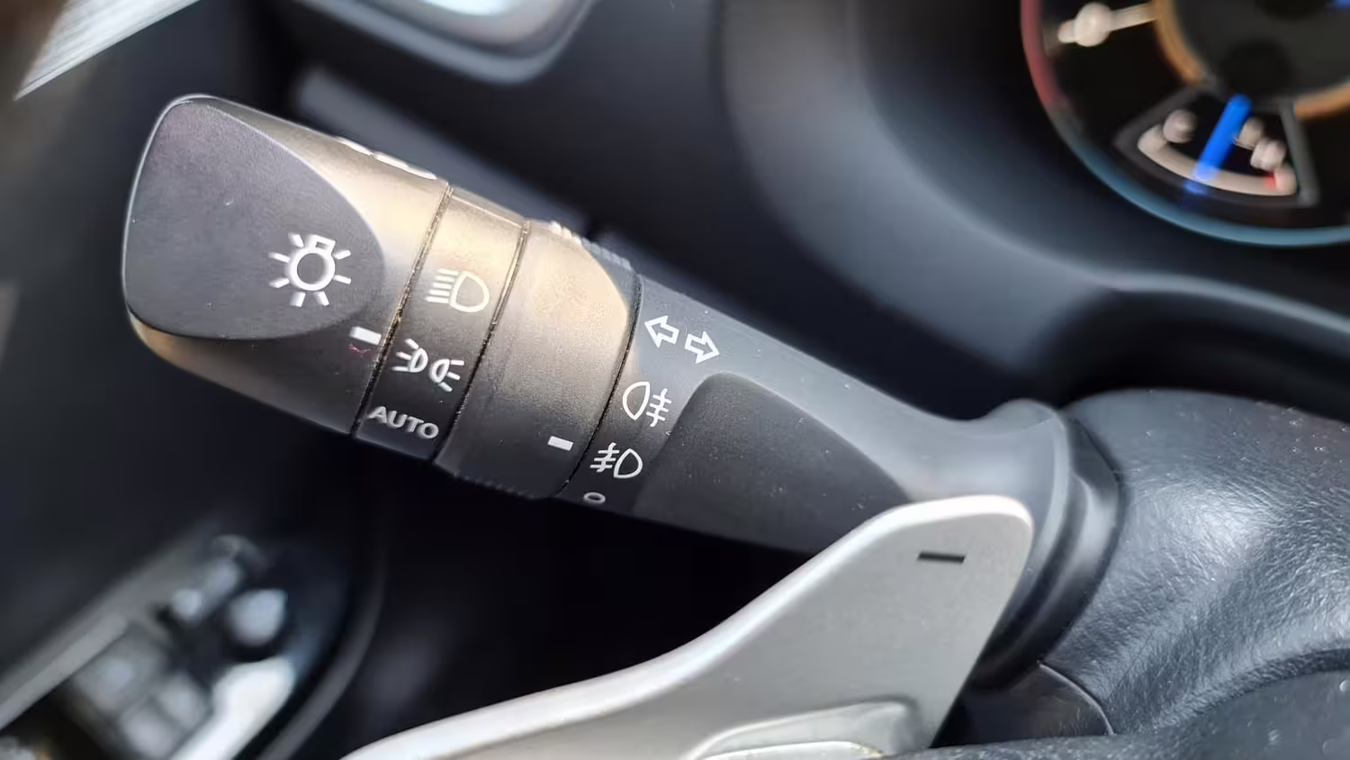 Auto žibintų padėtis