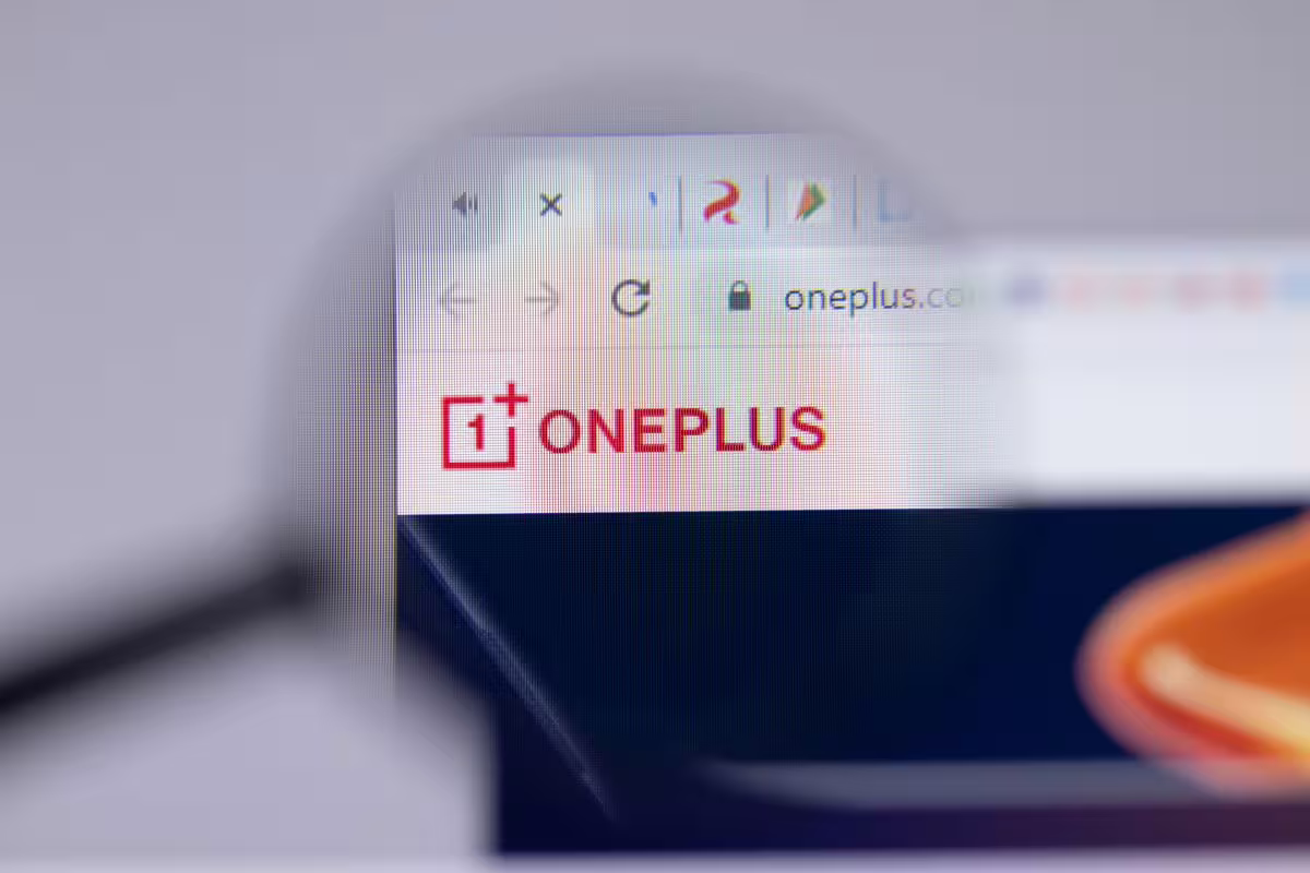 Bendrovė OnePlus / Postmodern Studio / Shutterstock.com