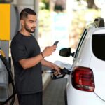 Degalų pylimas ir telefono naudojimas