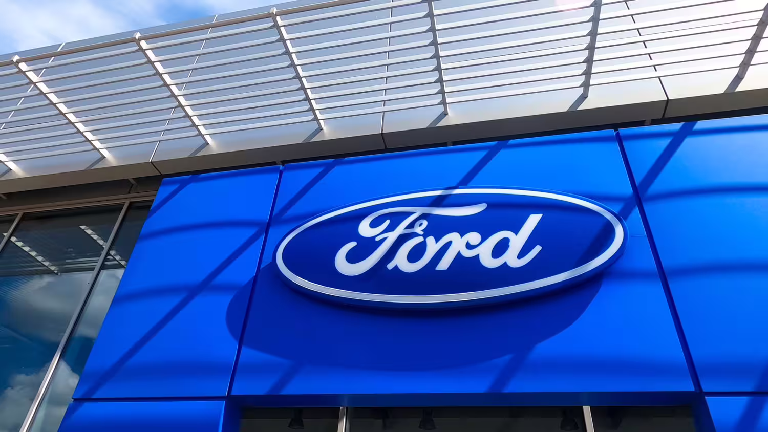 Ford logotipas / Solarisys / Shutterstock.com