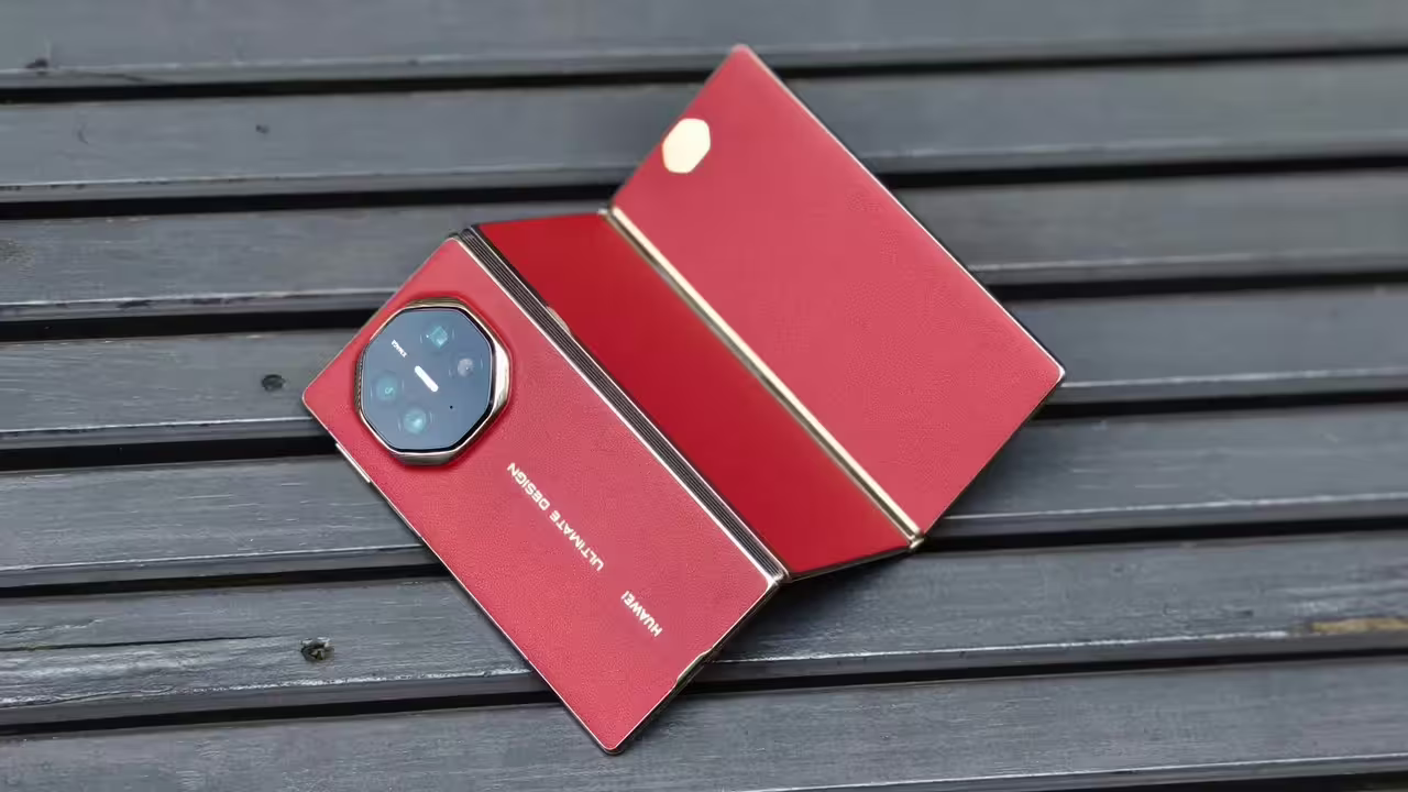 Huawei Mate XT Ultimate 1