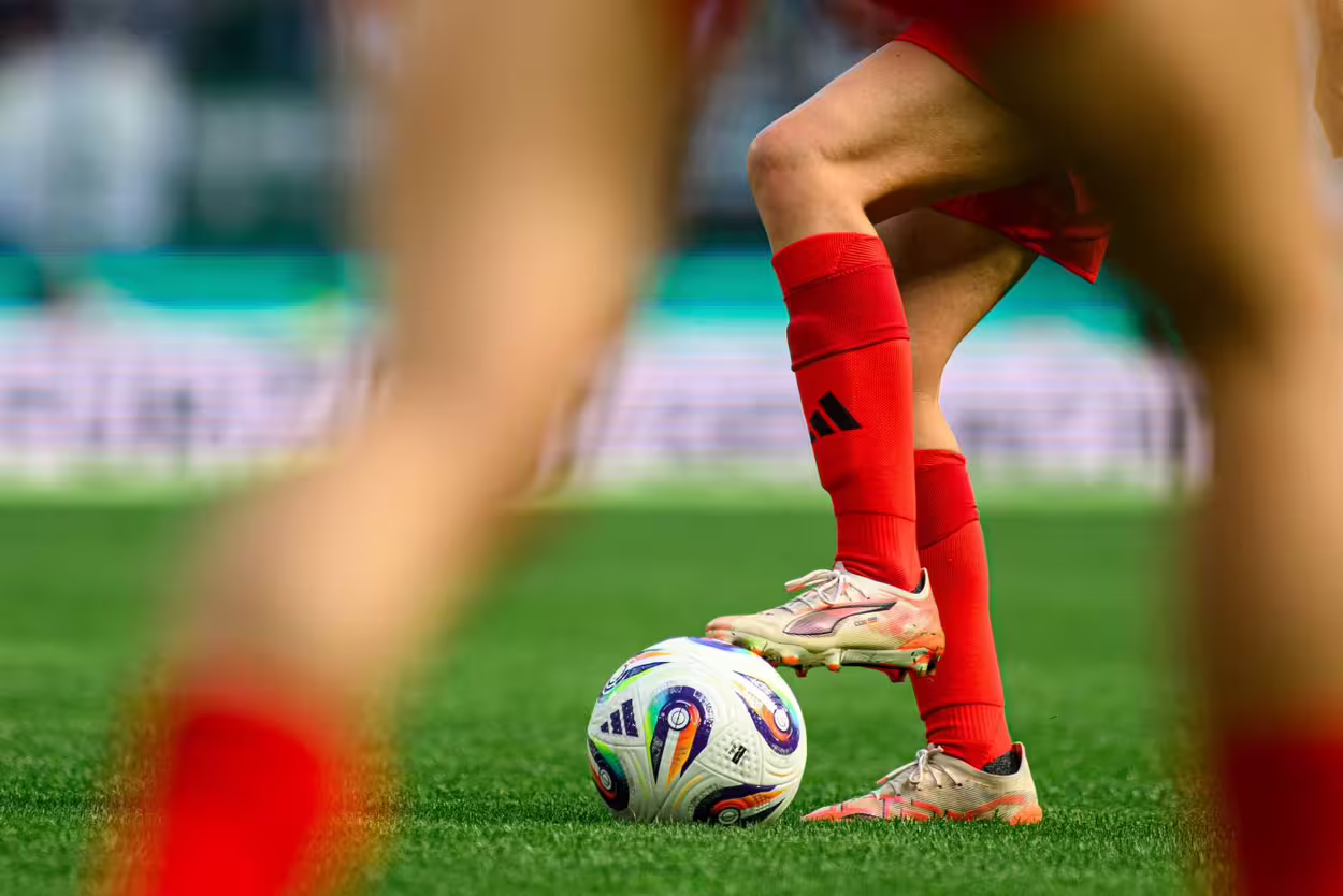 Moterų futbolas / Vitalii Vitleo / Shutterstock.com