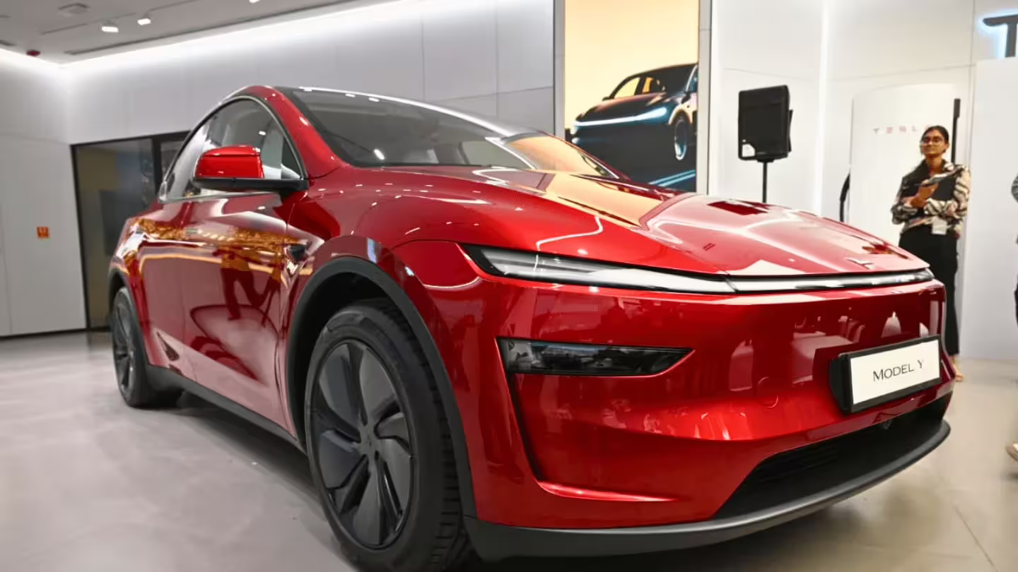 Naujas Tesla salonas Indijoje