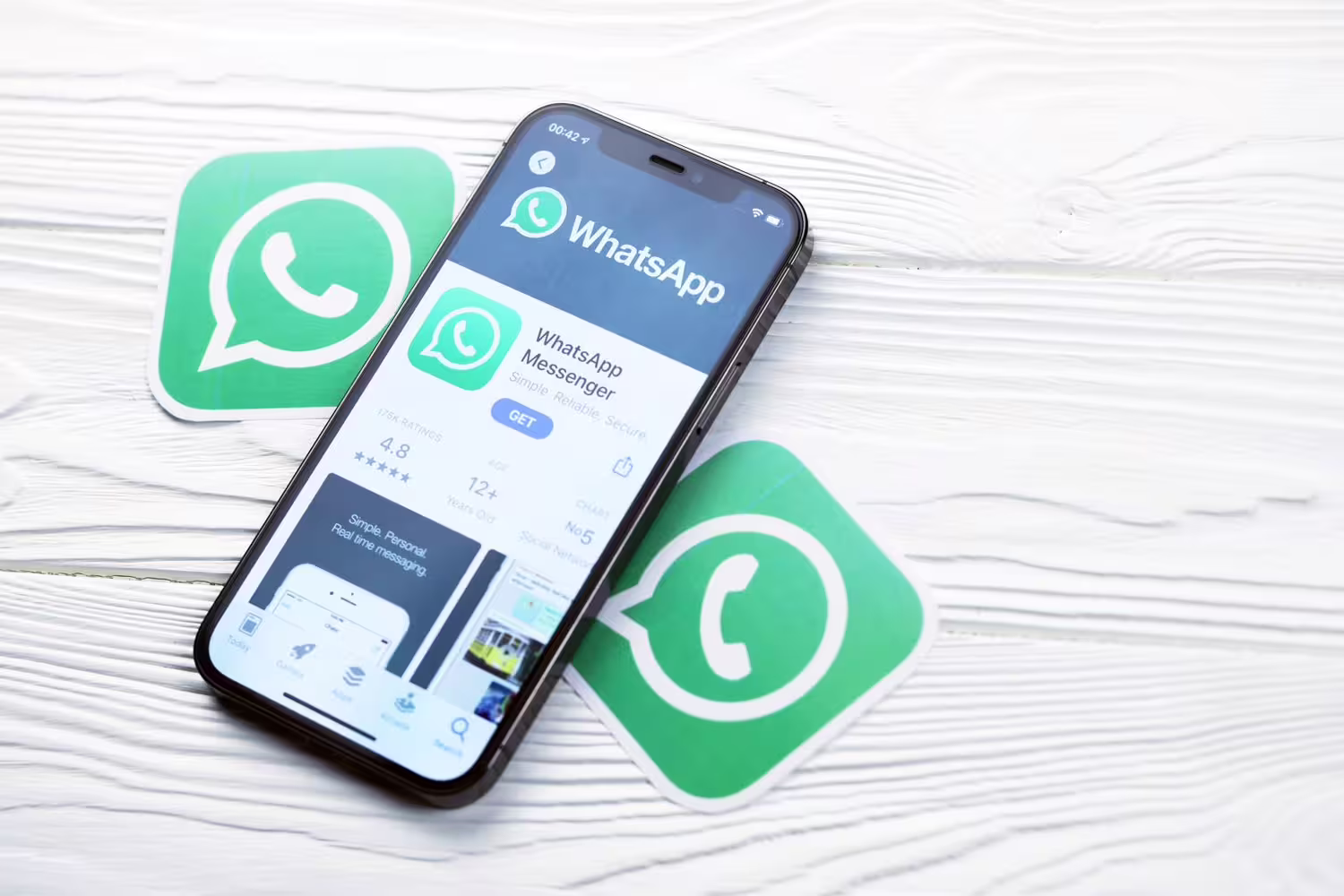 Naujovės iš WhatsApp / Mehaniq / Shutterstock.com