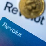 Revolut bankas / daily_creativity / Shutterstock.com
