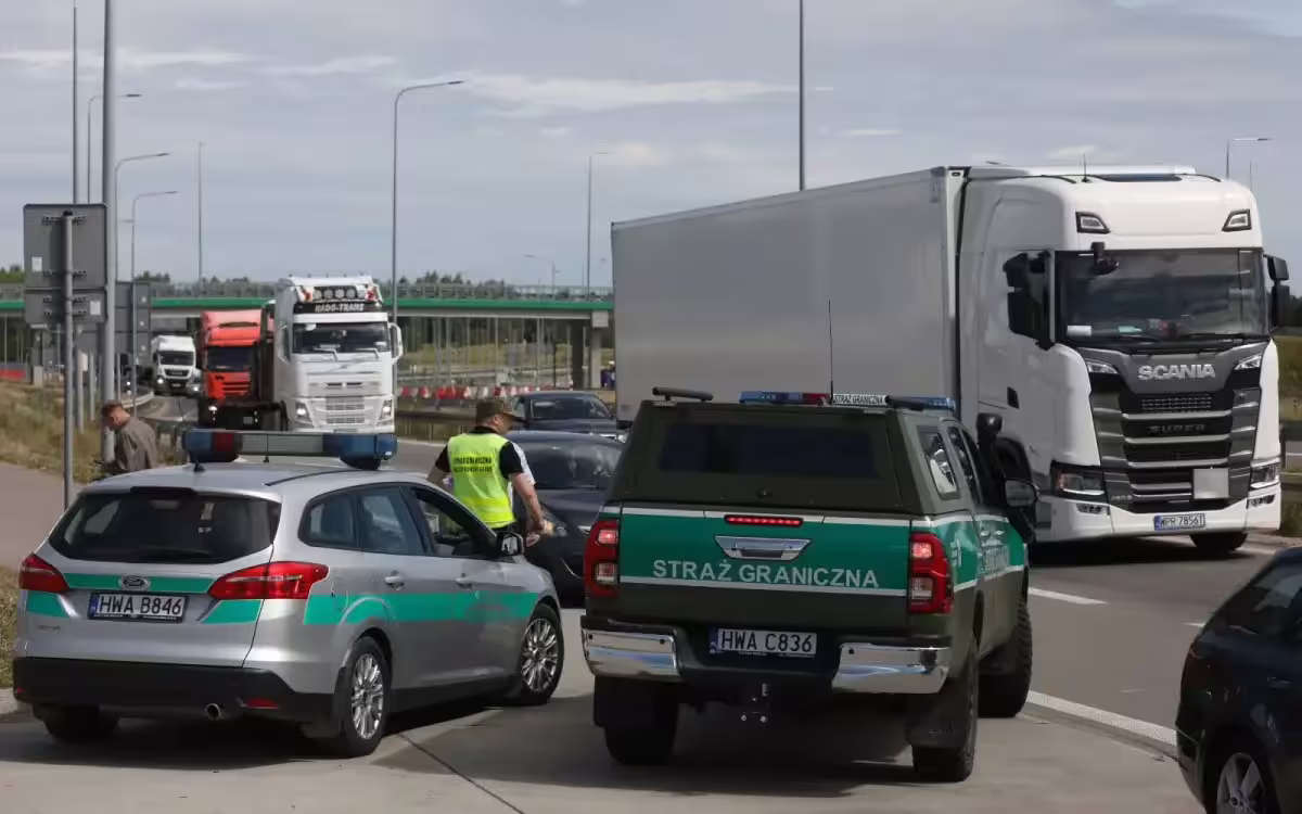 Spūstys ties siena su Lenkija