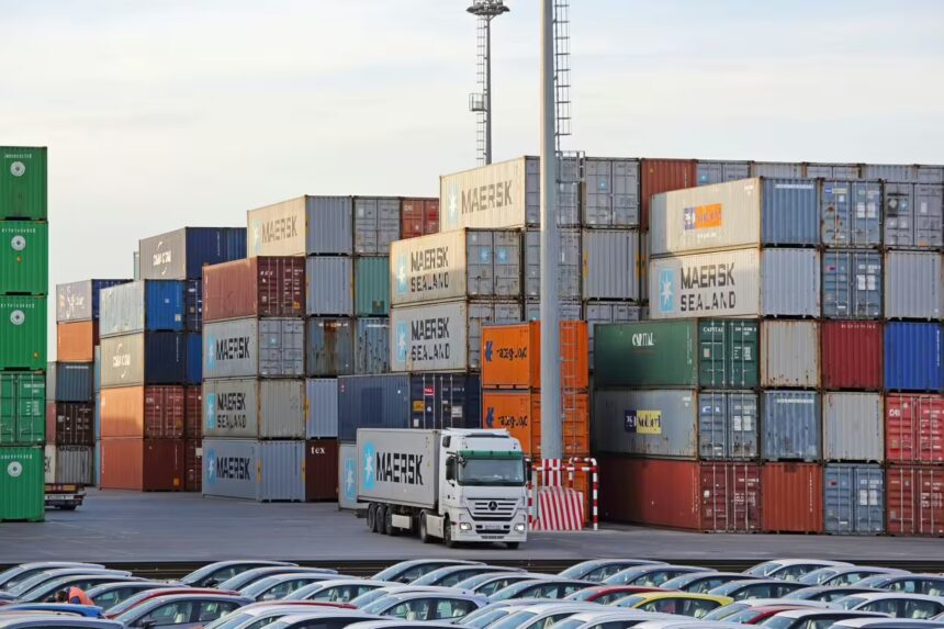 Uostose eilės / Baloncici / Shutterstock.com