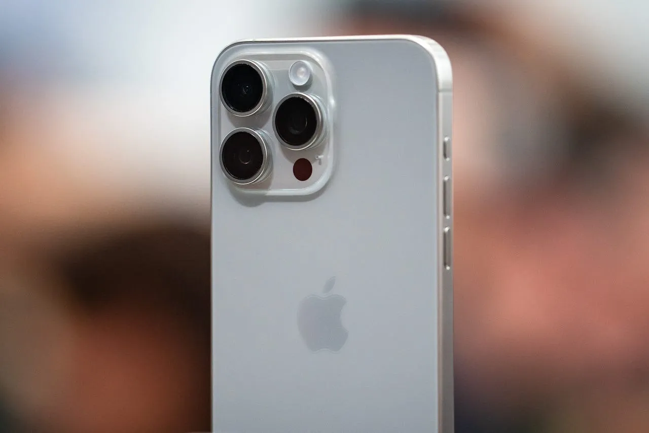 Apple iPhone 15