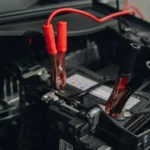 Automobilio užvedimas laidų pagalba