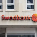 Kils Swedbank paslaugų kainos / Savvapanf Photo / Shutterstock.com