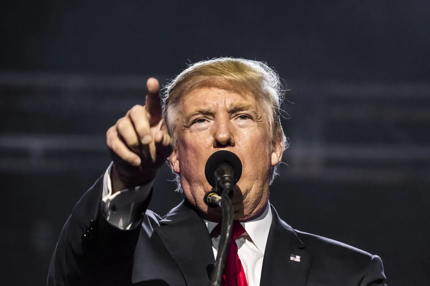 Naujieji Trumpo tarifai / Joseph Sohm / Shutterstock.com