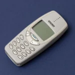 Nokia 3310 automobilio užvedimui / gd_project / Shutterstock.com
