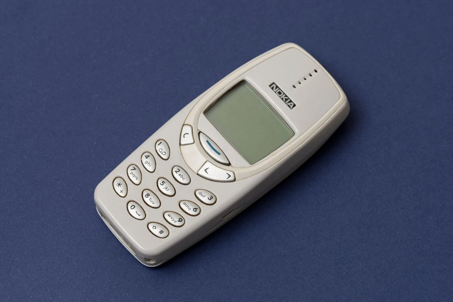 Nokia 3310 automobilio užvedimui / gd_project / Shutterstock.com