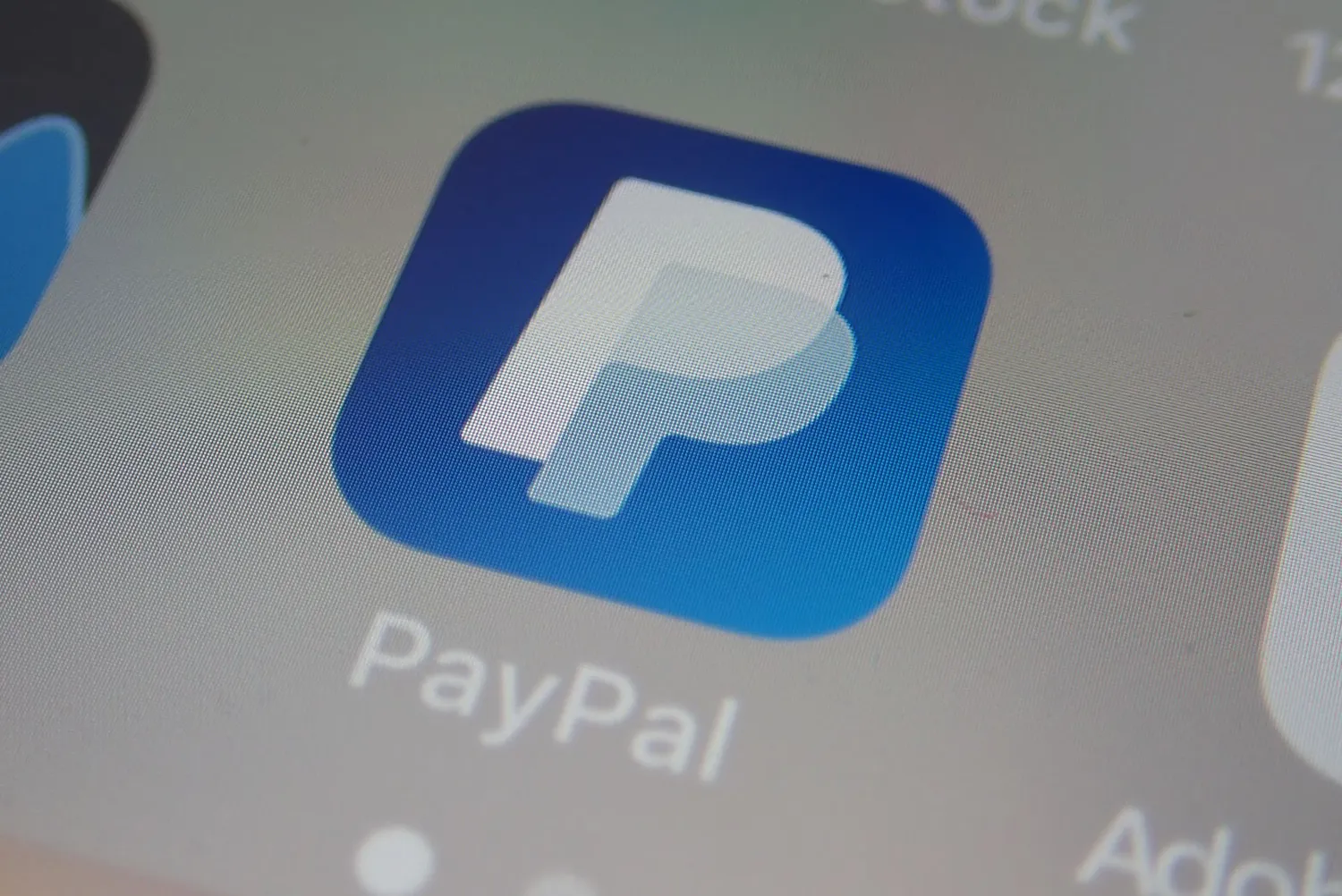 PayPal programėlė / Silver Wings / Shutterstock.com