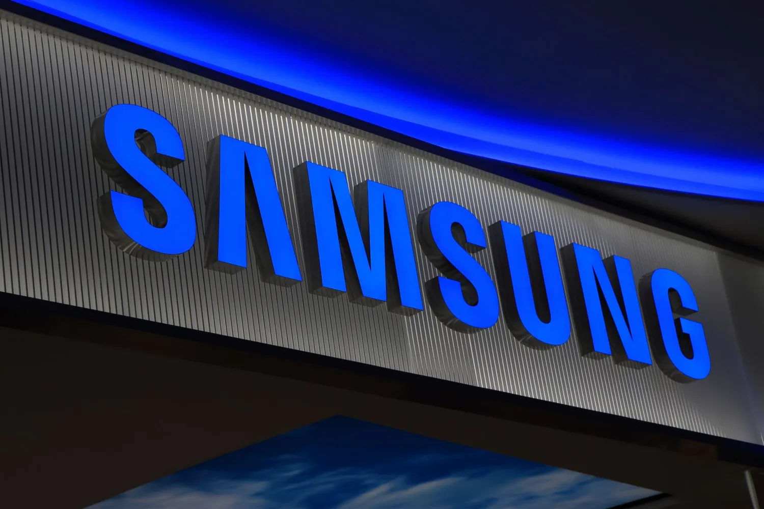 Samsung logotipas / TK Kurikawa / Shutterstock.com
