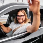 Vairuotojas rodo delną