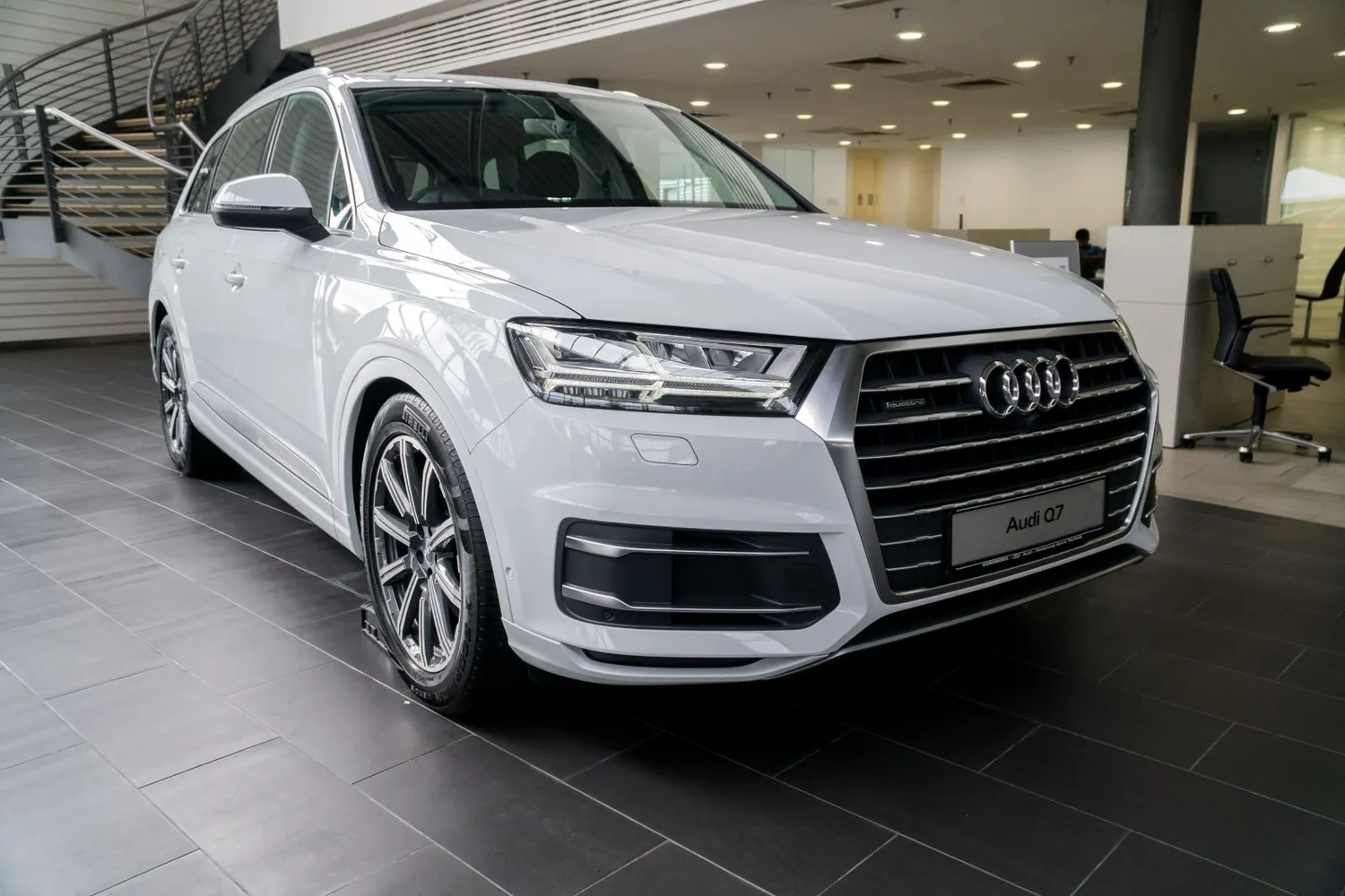 Audi Q7 / Faiz Zaki / Shutterstock.com