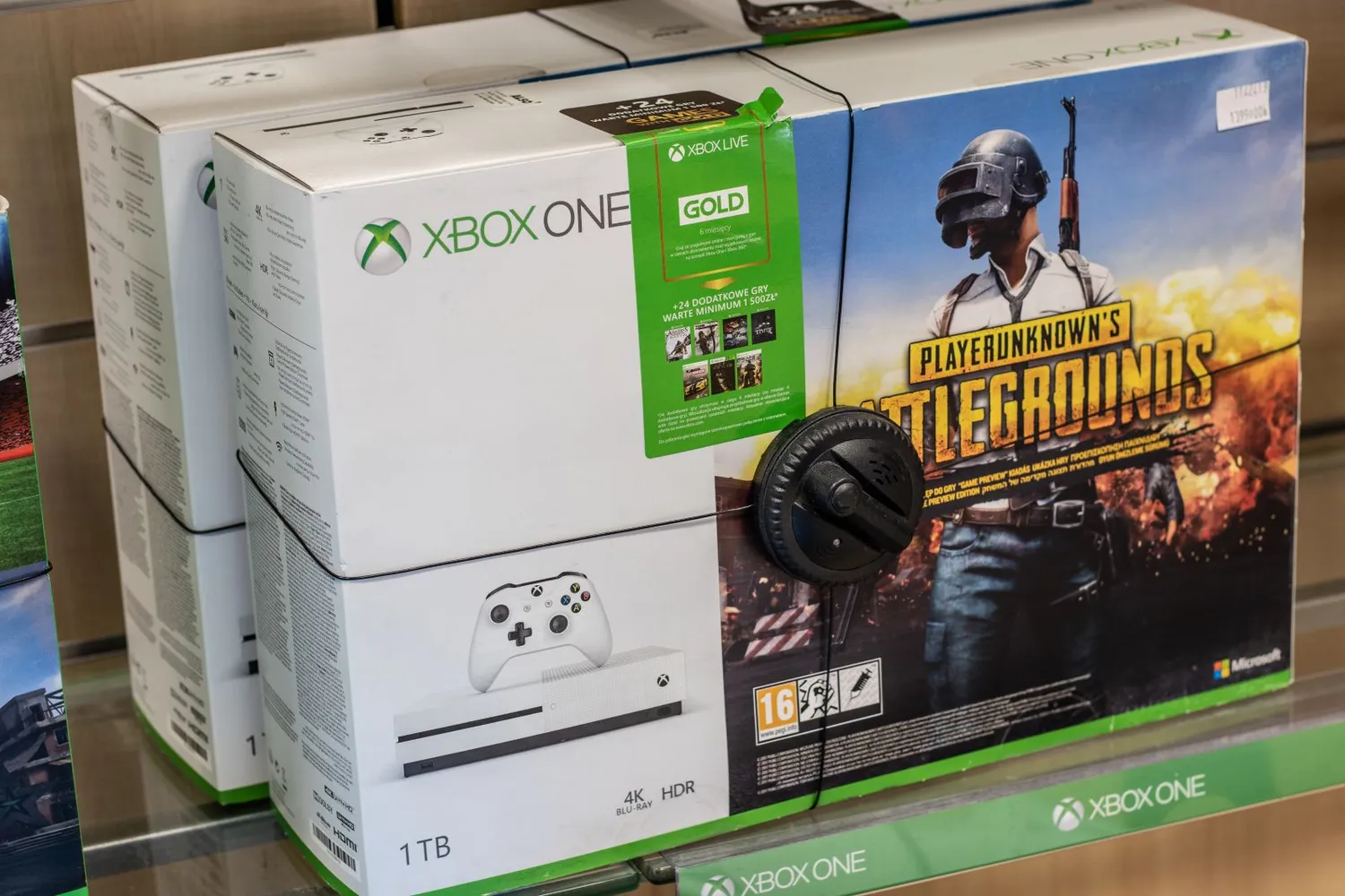 Didėjanti Xbox kaina / Grzegorz Czapski / Shutterstock.com