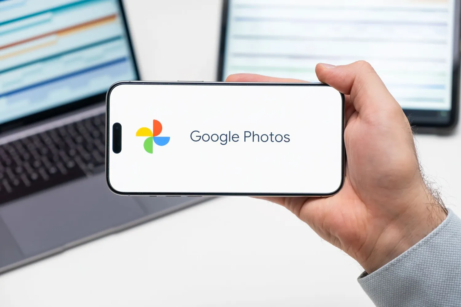 Google Photos naujienos / Vladimka production / Shutterstock.com