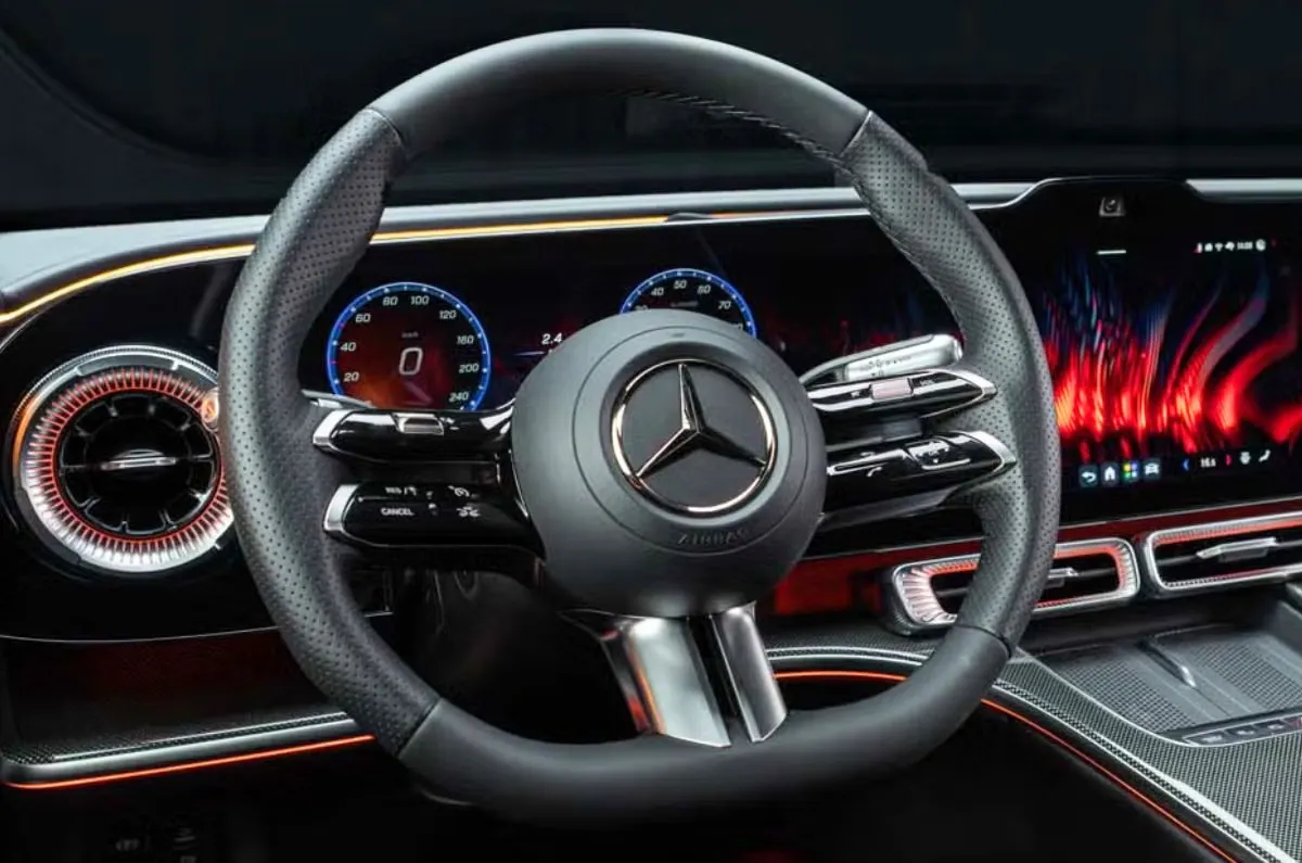 Mercedes vairas su mygtukais
