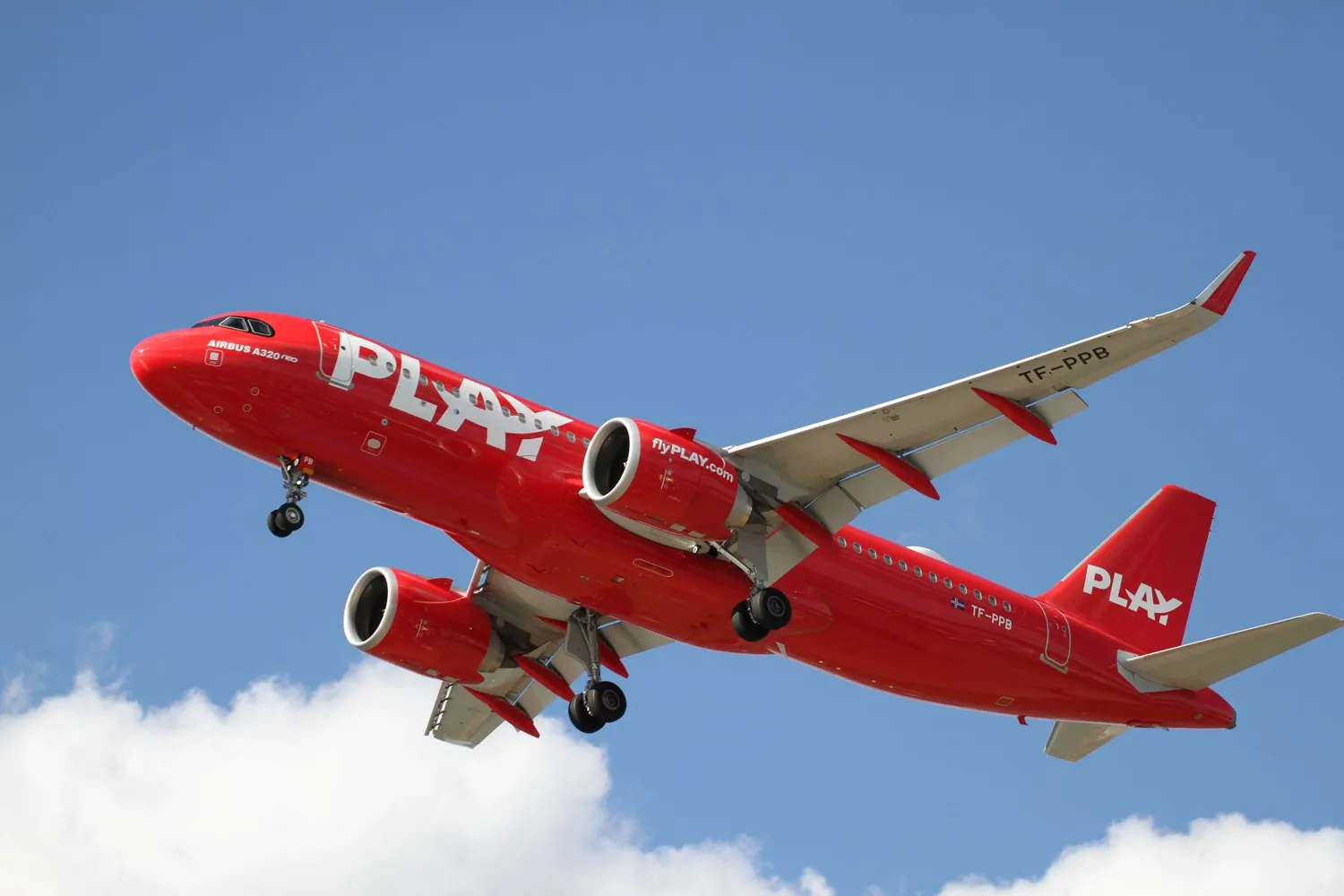 PLAY airlines / Wirestock Creators / Shutterstock.com