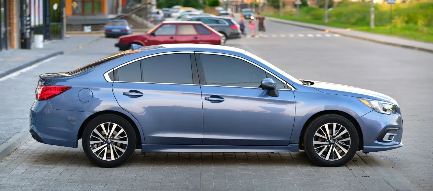 Subaru Legacy / Bilanol / Shutterstock.com