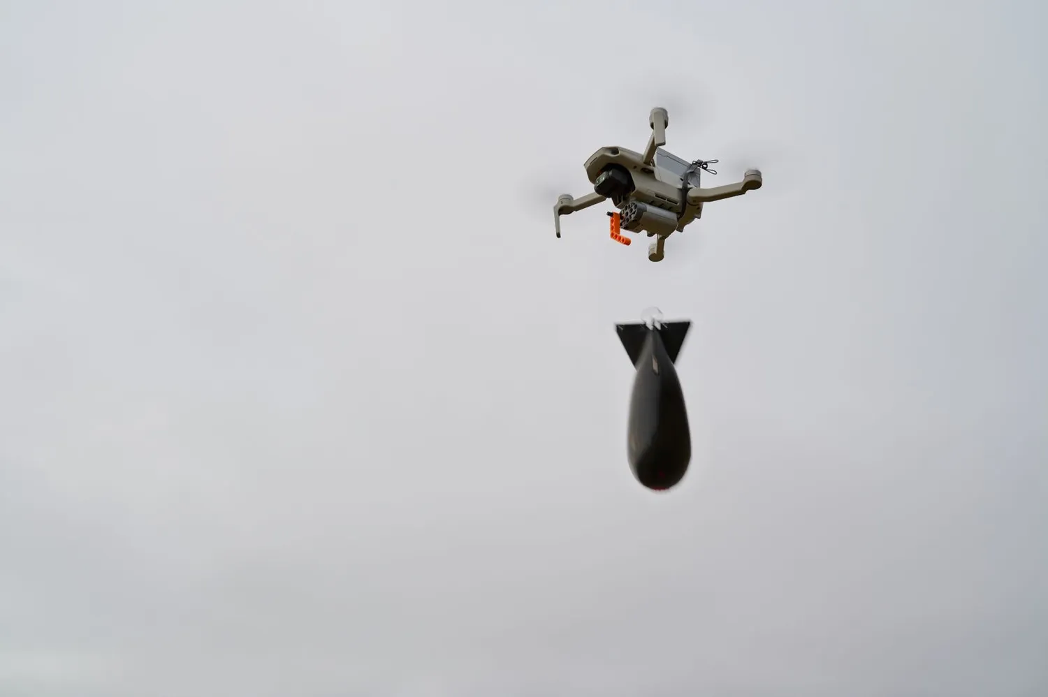 Dronas su bomba
