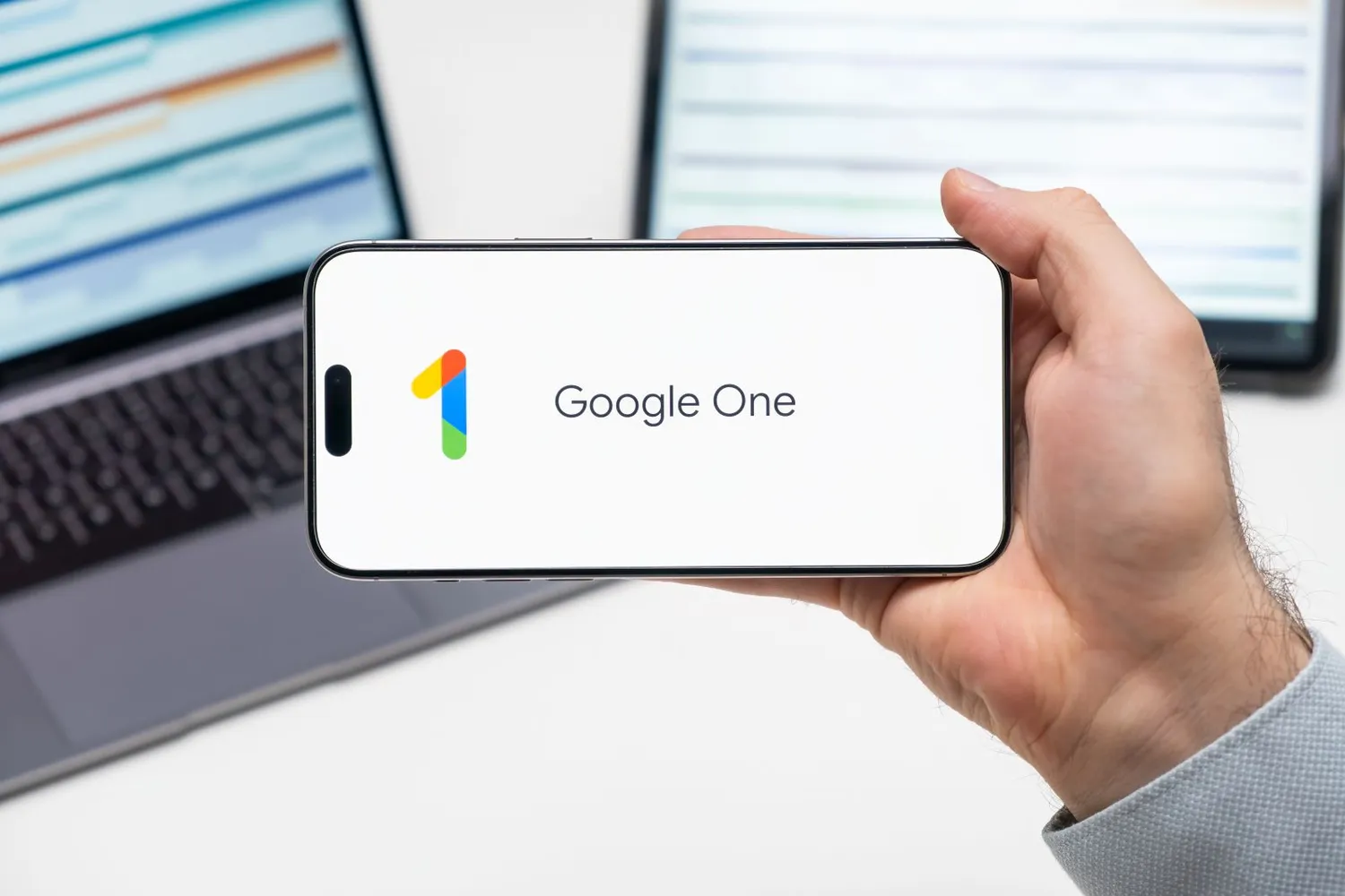 Google One / Vladimka production / Shutterstock.com
