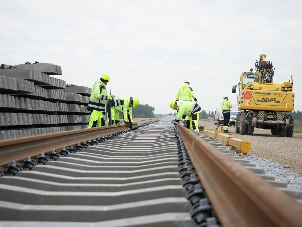 Rail Baltica bėgių klojimas