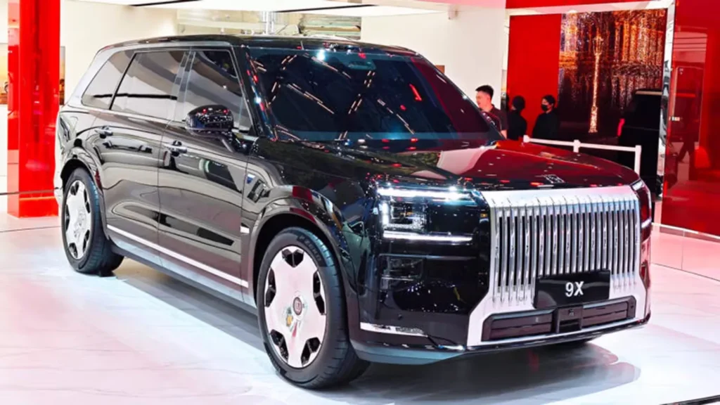 Geely Hibridinis Visureigis / Nuotrauka: pedal.lt (Brave)