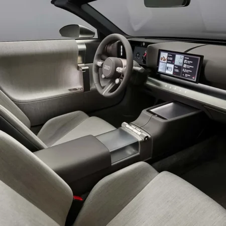 Audi atsisako didelių ekranų