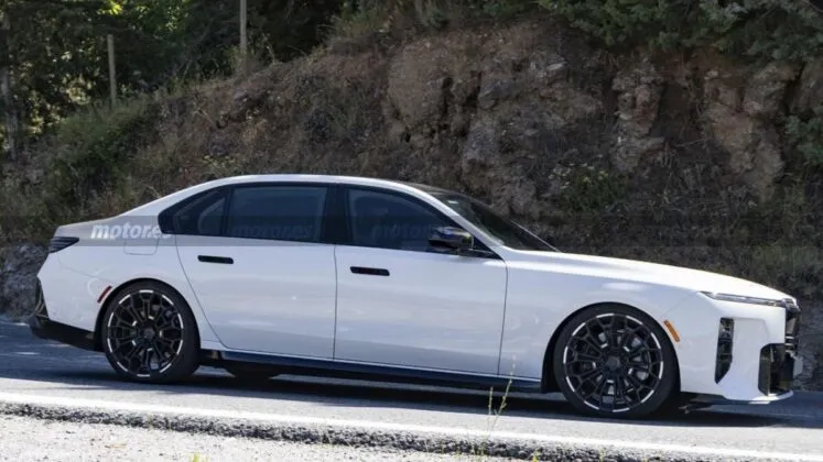 bmw 2026115430 1784980768 5 747x420 1