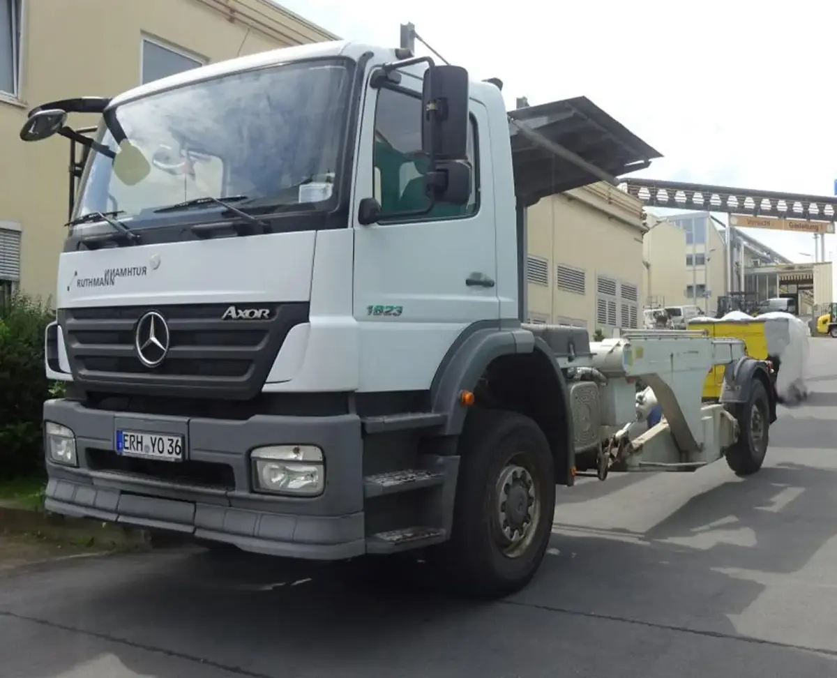 iak rozibraly vantazhivku mercedes benz i zrobyly z nei man 1 2210 2