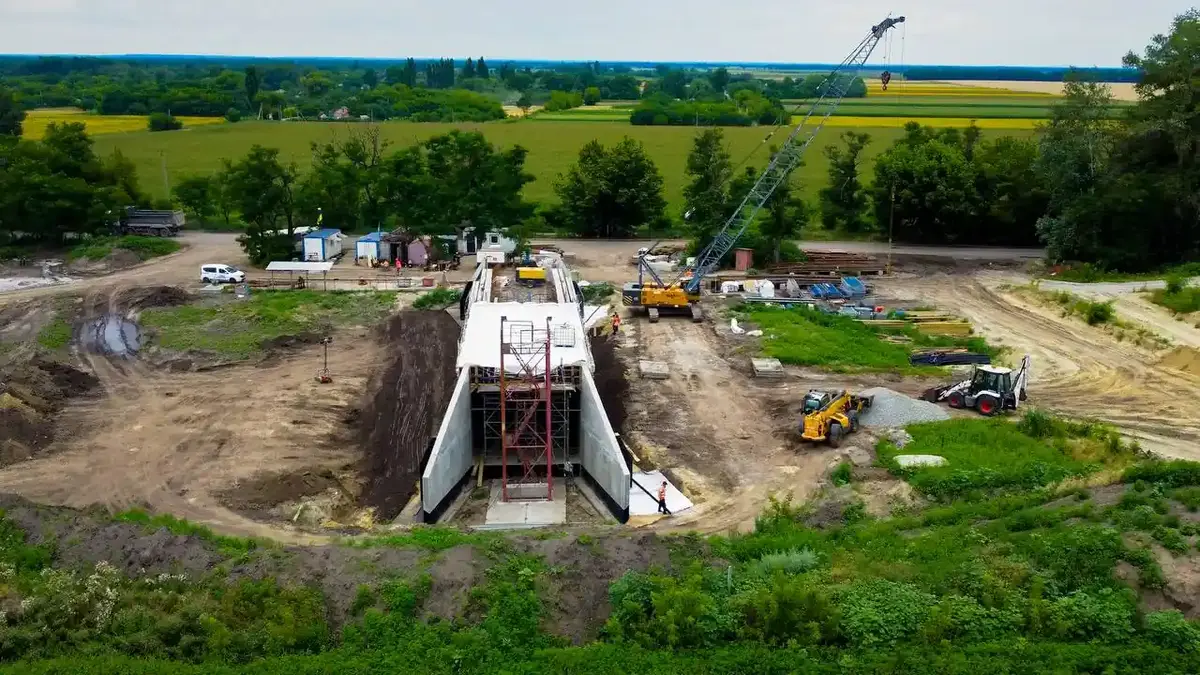 iak vidbuvaietsia rekonstruktsiia avtodorohy n 31 dnipro tsarychanka kobeliaky reshetylivka 8 2238 8
