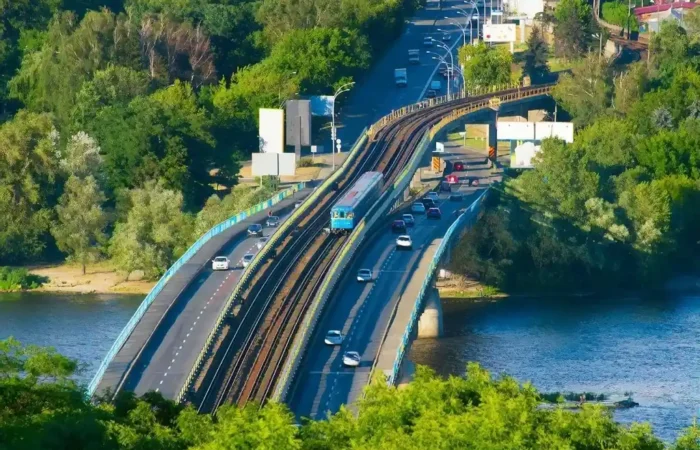 iz 31 lypnia do 3 serpnia obmezhuvatymut rukh mostom metro u kyievi 2273 1