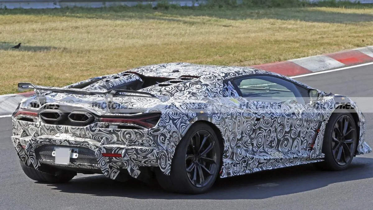 lamborghini revuelto sv fotos espia nurburgring 2026115458 1784907663 14
