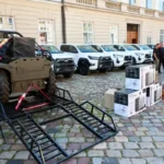 meriia lvova peredala viiskovym pikapy ta bezpilotnyky 1 2279 1