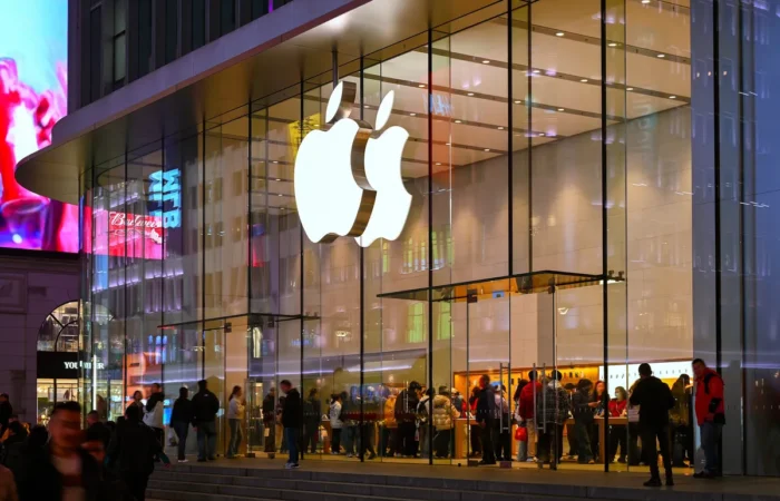 Apple Kinijoje / Savvapanf Photo / Shutterstock.com