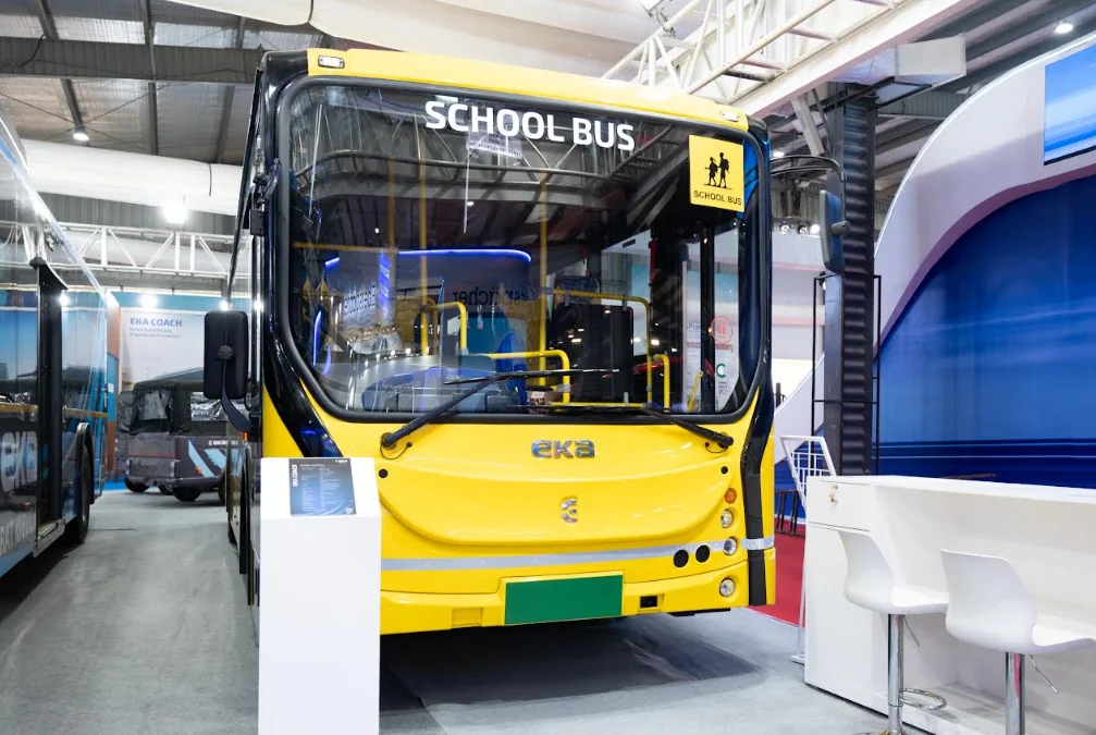 v indii pokazaly shkilnyi avtobus na elektrotiazi 3 2257 3