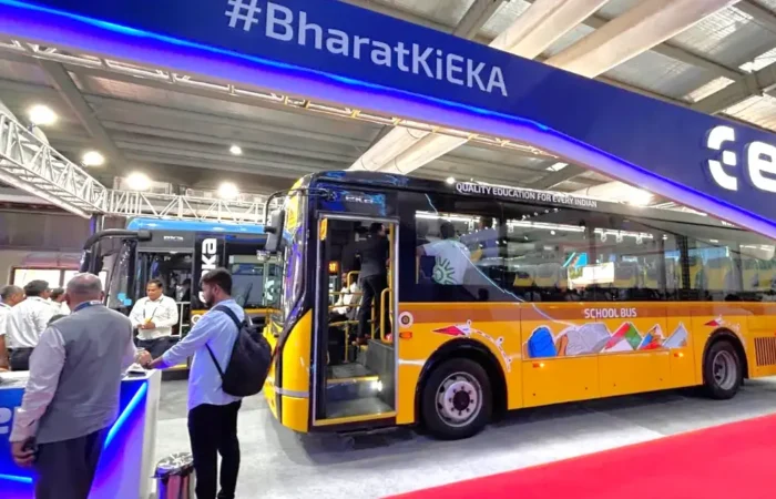 v indii pokazaly shkilnyi avtobus na elektrotiazi 4 2257 2