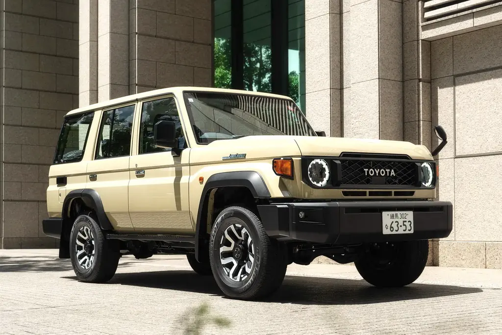2023 toyota land cruiser resize 2389 12