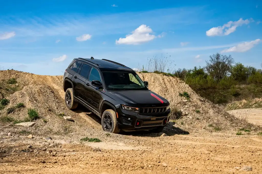 2027 jeep grand cherokee 7 2441 9