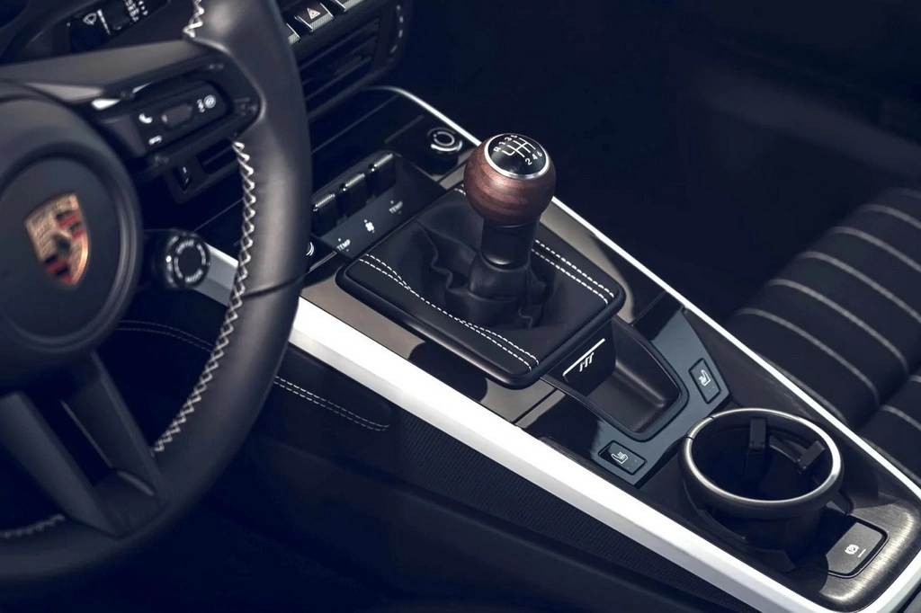2027 porsche 911 carrera s manual 14 2460 17