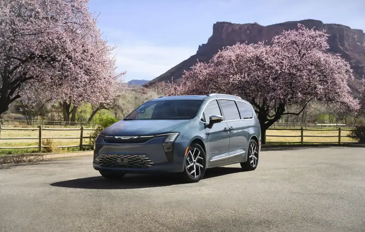 Chrysler prezentuvav onovlenyi miniven Pacifica 2