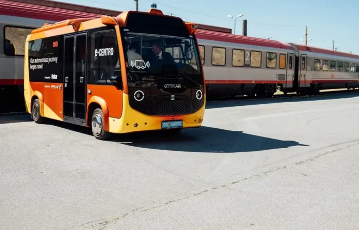 bezpilotnyi elektrobus otokar vykhodyt na dorohy avstrii 1 2470 1